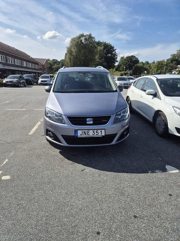 Silver Begagnad 2018 Seat Alhambra 4Drive Minibuss | 249 000 kr (Marknadspris) - Bild 1/4
