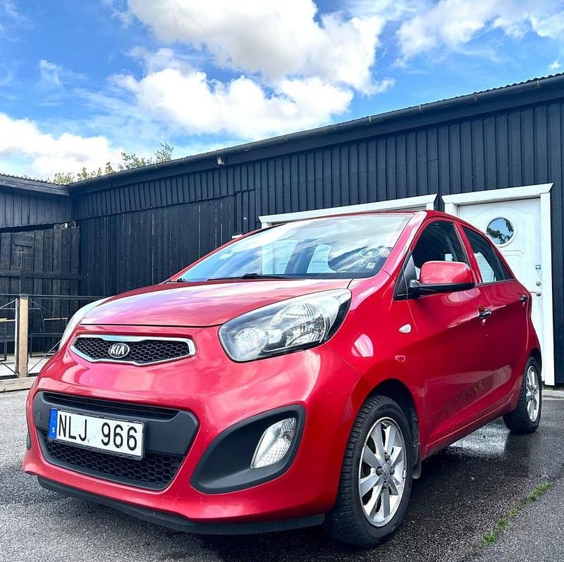 Röd Begagnad 2012 Kia Picanto Halvkombi | 33 900 kr (Marknadspris) - Bild 1/4