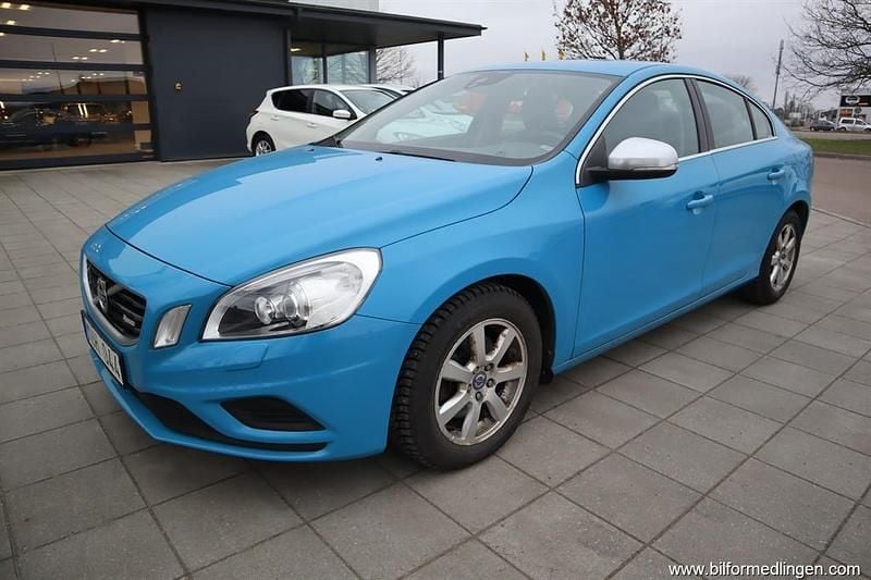 Begagnad Volvo S60 R-Design 150 HK (110 kW) 2012 Blå samma som bilen Sedan