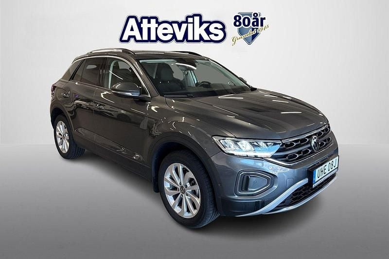 Grå Begagnad 2024 VW T-Roc Edition SUV | 329 900 kr (Dyr) - Bild 1/4
