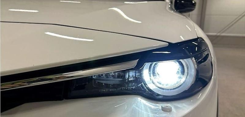 Begagnad Mazda MX30 Cosmo 105 kW (143 HK) 2022 Vit SUV