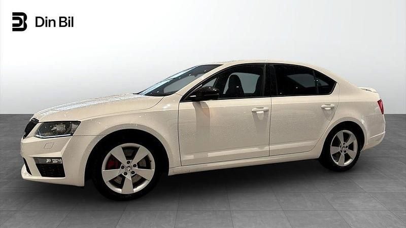 Begagnad Skoda Octavia RS 220 HK (161 kW) 2015 Vit Sedan