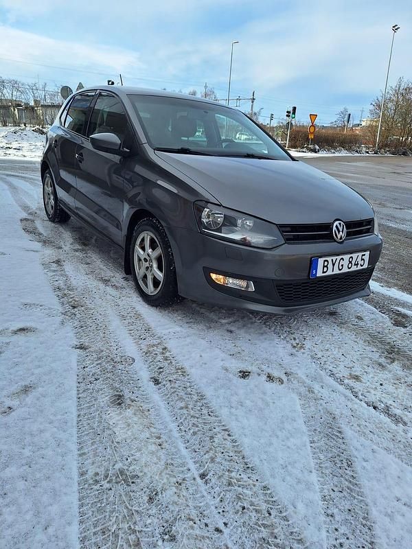 Begagnad VW Polo 90 HK (66 kW) 2012 Halvkombi
