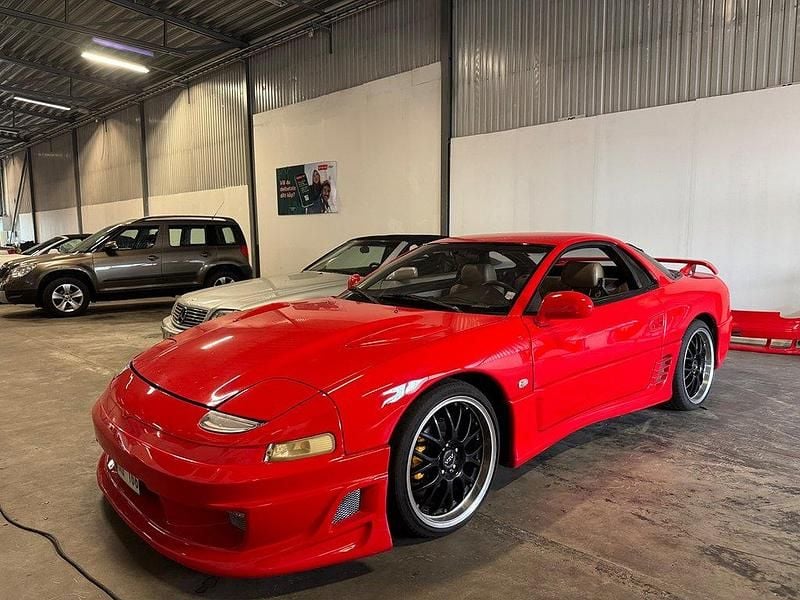 Röd Begagnad 1991 Mitsubishi 3000 Sportkupé | 139 900 kr - Bild 1/4
