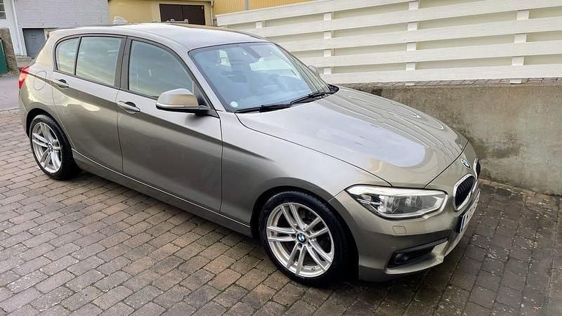 Begagnad 2016 BMW 116 Halvkombi | 95 000 kr (Superpris) - Bild 1/4