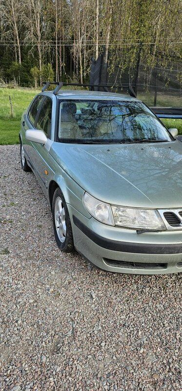 Grön Begagnad 2000 Saab 9-5 Sedan | 6 000 kr (Superpris) - Bild 1/4