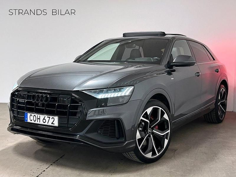 Grå Begagnad 2018 Audi Q8 S-Line SUV | 599 000 kr (Dyr) - Bild 1/4