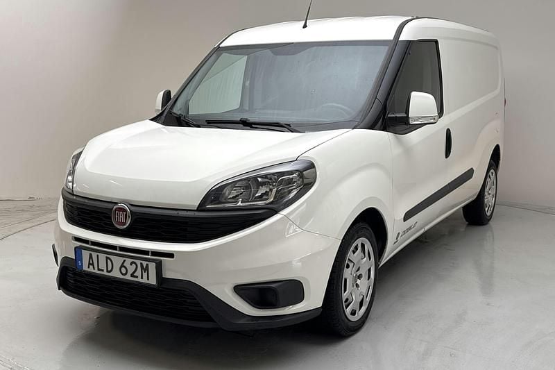 Vit Begagnad 2022 Fiat Doblò Minibuss | 140 000 kr (Bra pris) - Bild 1/4