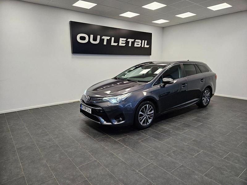 Mörkgrå Begagnad 2015 Toyota Avensis Active Kombi | 109 000 kr (Marknadspris) - Bild 1/4