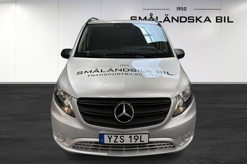 Begagnad Mercedes e-Vito 150 kW (204 HK) 2023 Silver Minibuss