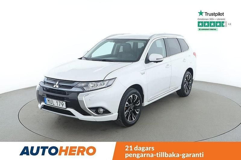 Vit Begagnad 2015 Mitsubishi Outlander P-HEV SUV | 169 000 kr (Dyr) - Bild 1/4