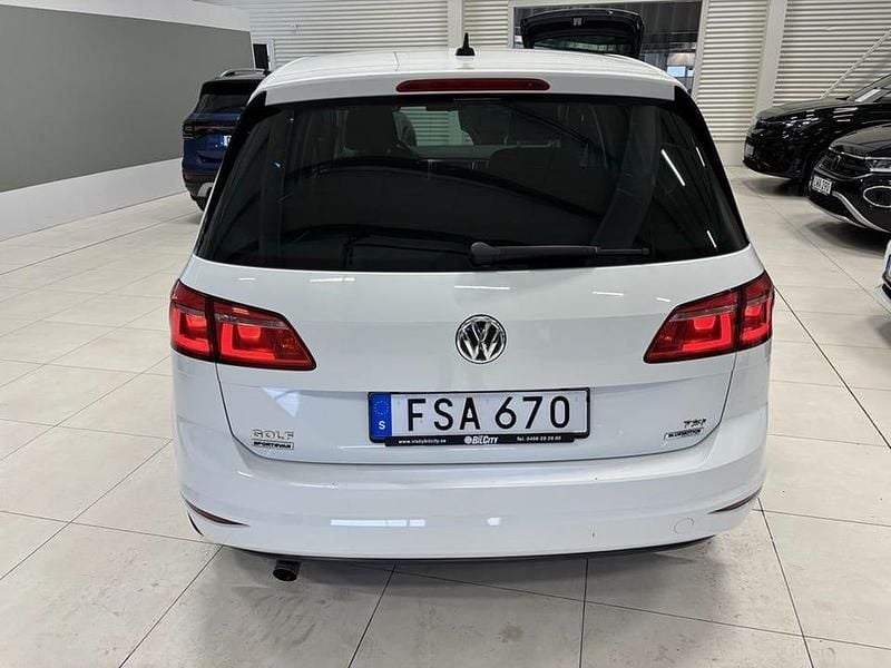 Begagnad VW Golf VII 112 HK (82 kW) 2016 Vit Halvkombi