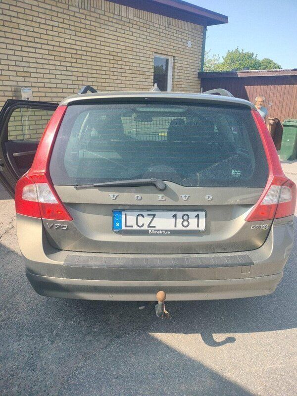 Grön Begagnad 2011 Volvo V70 Momentum Kombi | 55 000 kr (Superpris) - Bild 1/4