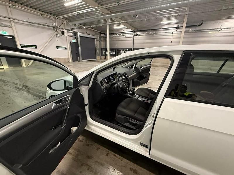 Begagnad 2016 VW Golf VII Halvkombi | 80 000 kr (Superpris) - Bild 1/4