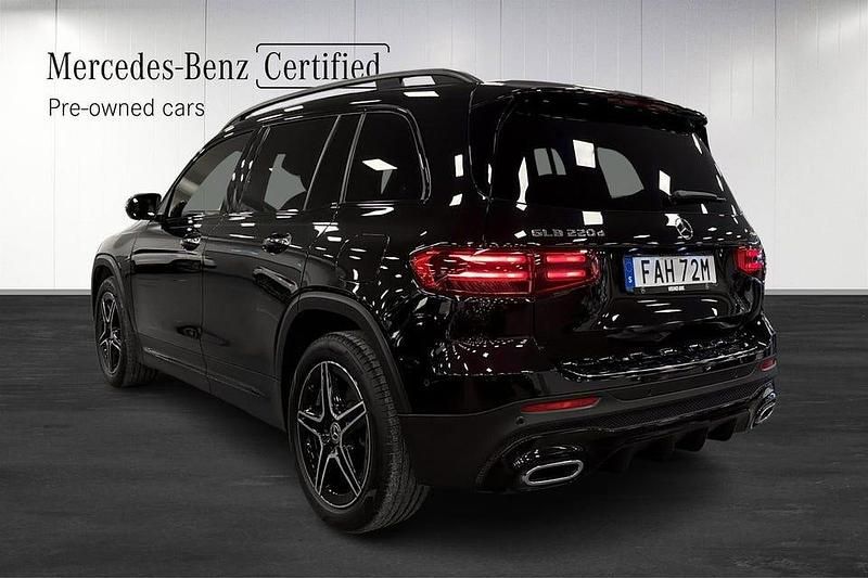 Begagnad Mercedes GLB220 AMG 190 HK (139 kW) 2023 Kosmossvart metallic SUV