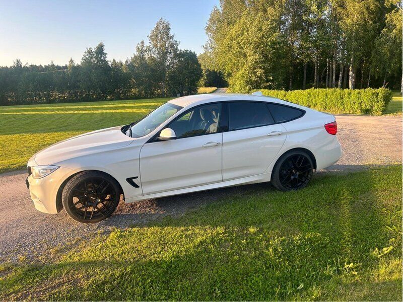 Vit Begagnad 2014 BMW 320 Gran Turismo M Sport Halvkombi | 154 000 kr (Dyr) - Bild 1/4