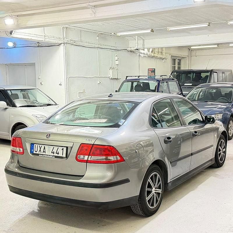 Begagnad Saab 9-3 Linear 150 HK (110 kW) 2004 Ljusgrå Sedan