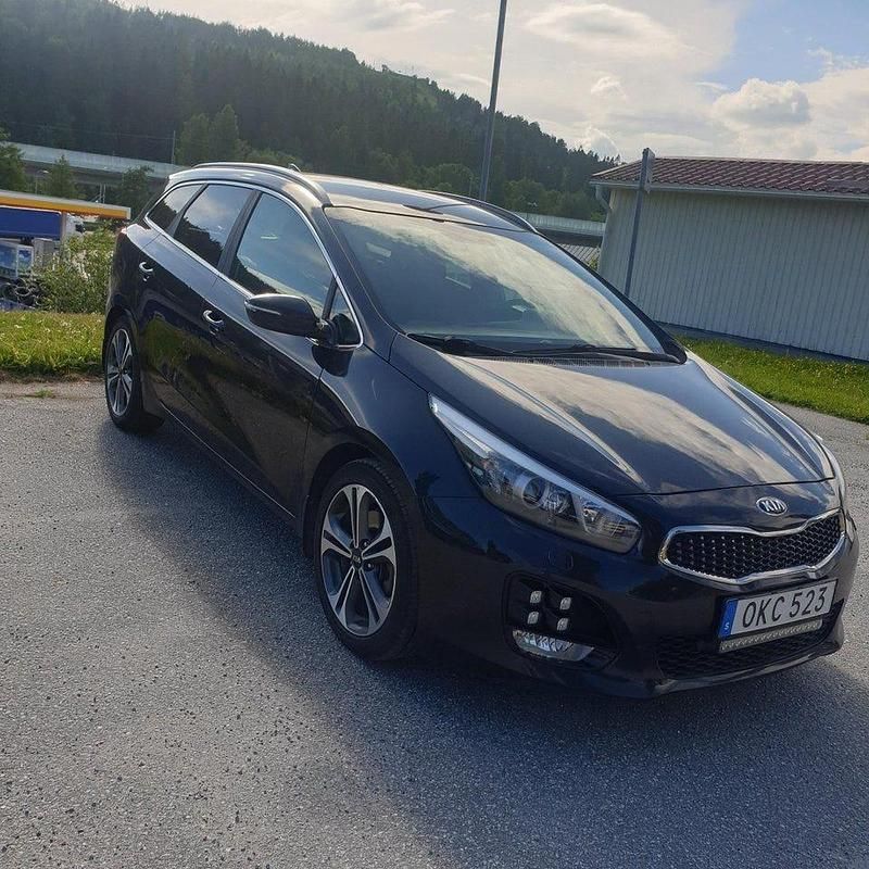 Begagnad 2017 Kia Ceed Sportswagon GT-Line Kombi | 125 000 kr (Marknadspris) - Bild 1/4