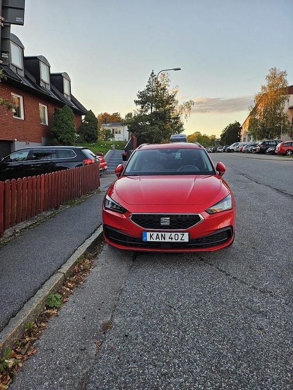 Röd Begagnad 2021 Seat Leon ST Style Plus Kombi | 197 400 kr - Bild 1/4