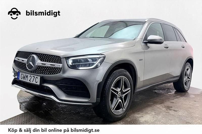 Silver Begagnad 2021 Mercedes GLC300e AMG line Kombi | 289 800 kr (Marknadspris) - Bild 1/3
