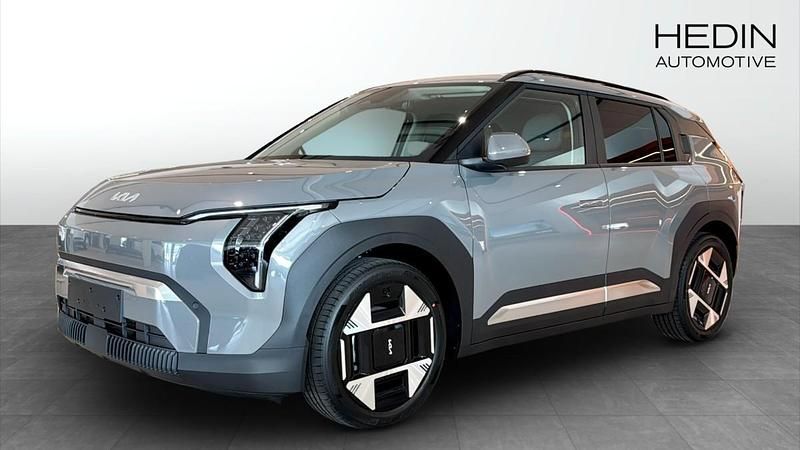 Grå (grey) Ny 2025 Kia EV3 Plus SUV | 539 300 kr (Lite dyr) - Bild 1/4