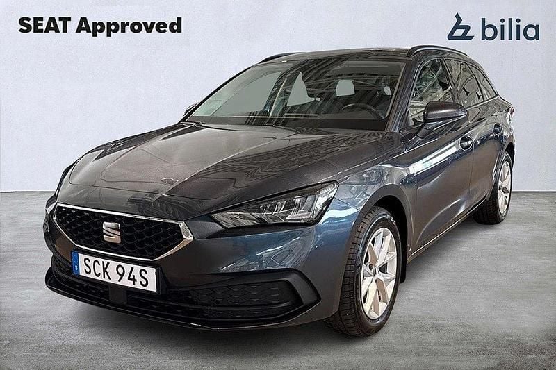 Grå Begagnad 2024 Seat Leon Kombi | 229 900 kr (Lite dyr) - Bild 1/3