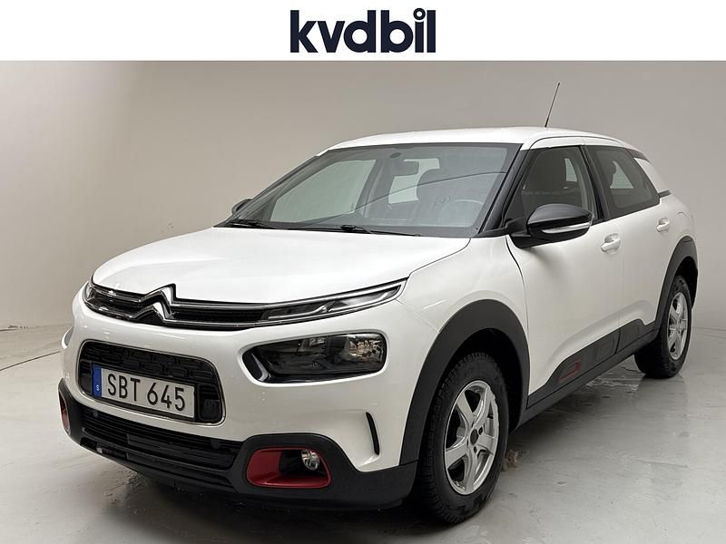 Vit Begagnad 2018 Citroën C4 Cactus PureTech Halvkombi | 100 000 kr (Marknadspris) - Bild 1/3