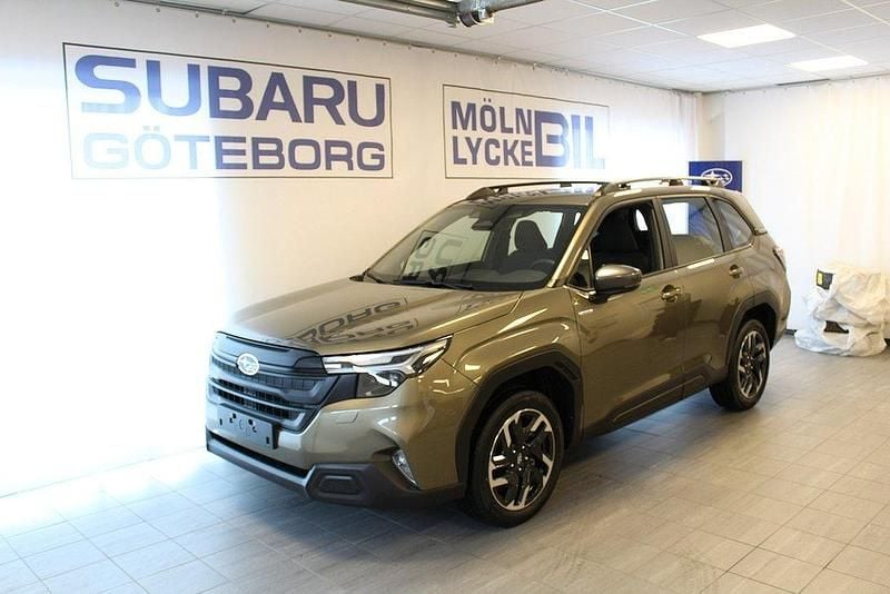 Grön Ny 2024 Subaru Forester SUV | 408 400 kr (Bra pris) - Bild 1/4