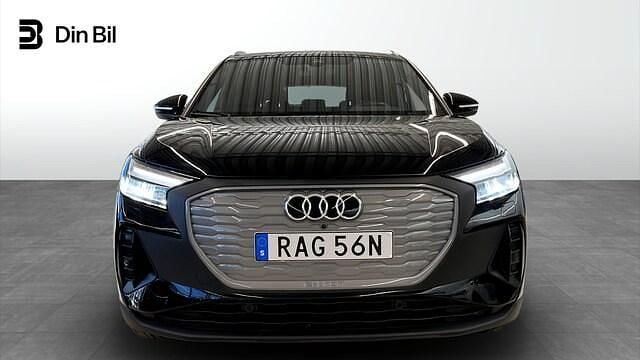 Begagnad Audi Q4 e-tron Design 150 kW (204 HK) 2023 Svart SUV