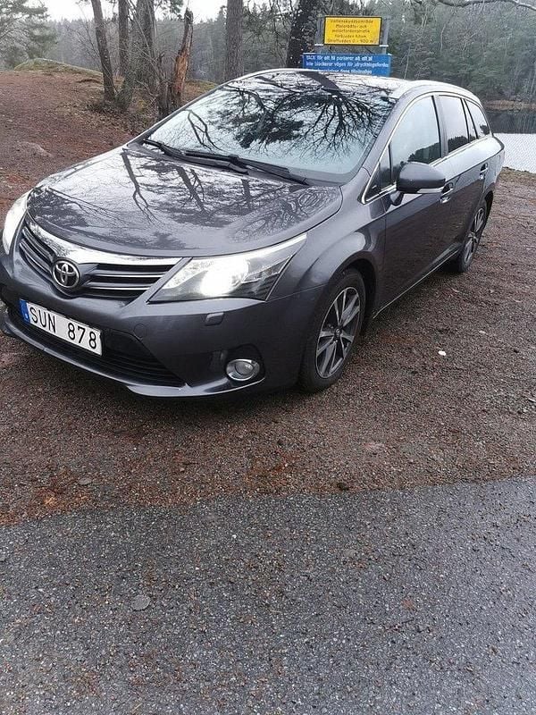 Grå Begagnad 2012 Toyota Avensis Business Edition Kombi | 57 000 kr (Bra pris) - Bild 1/4