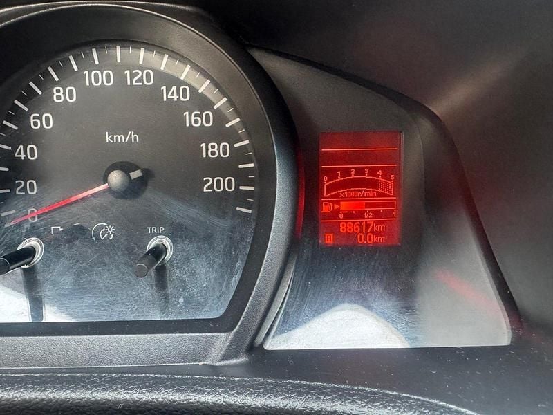 Vit Begagnad 2017 Nissan NV200 Van | 92 000 kr (Marknadspris) - Bild 1/4