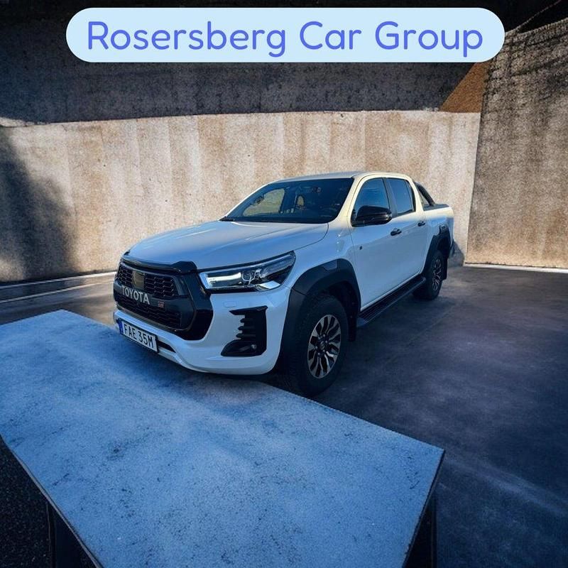Vit Begagnad 2023 Toyota HiLux Sport Pickup | 724 875 kr - Bild 1/4