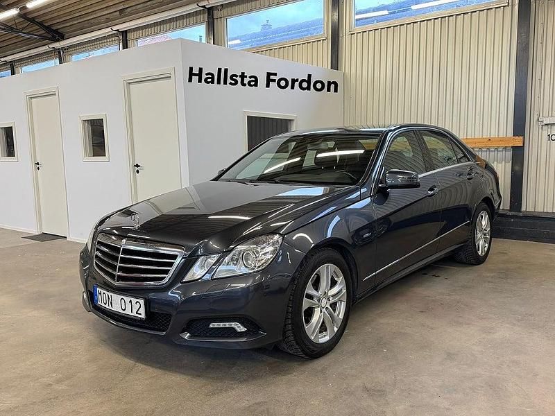Mörkgrå Begagnad 2009 Mercedes E250 Avantgarde Sedan | 119 900 kr (Marknadspris) - Bild 1/4