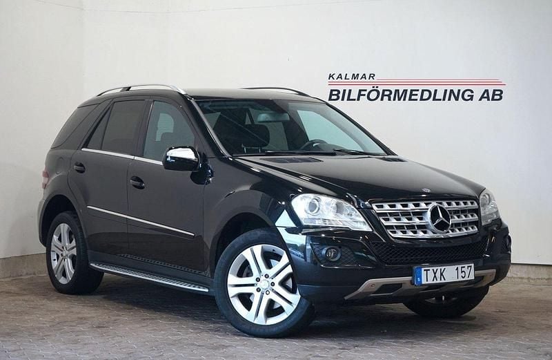 Svart Begagnad 2008 Mercedes ML320 SUV | 119 900 kr (Dyr) - Bild 1/4