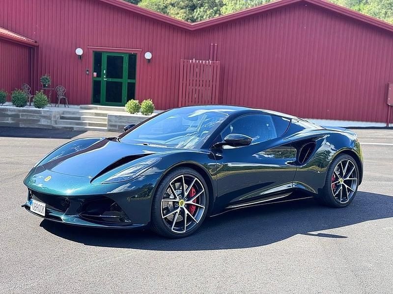 Grön Begagnad 2023 Lotus Emira Sportkupé | 999 000 kr - Bild 1/4