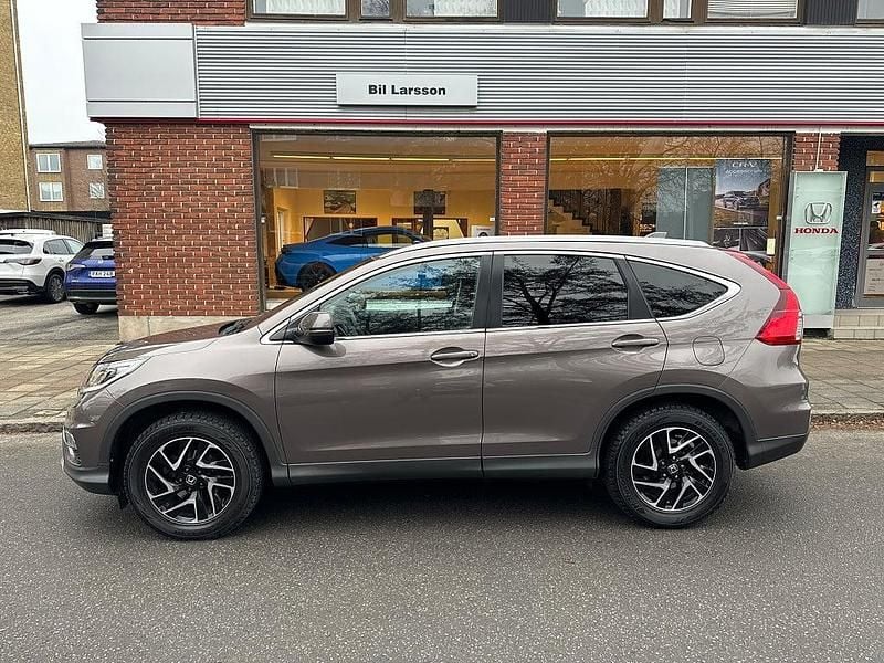 Brun Begagnad 2017 Honda CR-V Elegance Plus SUV | 218 000 kr (Bra pris) - Bild 1/4