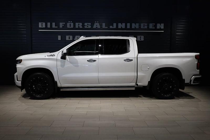 Begagnad Chevrolet Silverado 426 HK (313 kW) 2021 Röd Pickup