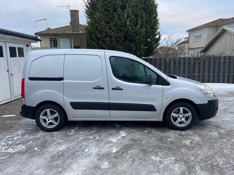 Silver Begagnad 2009 Citroën Berlingo Minibuss | 37 900 kr (Marknadspris) - Bild 1/4