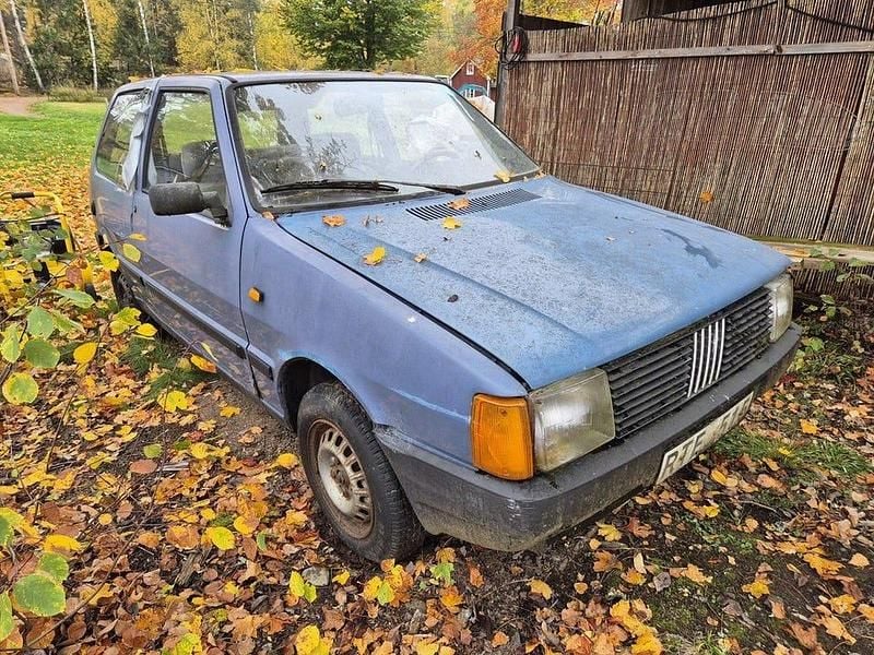 Begagnad 1987 Fiat Uno Halvkombi | 4 000 kr - Bild 1/3