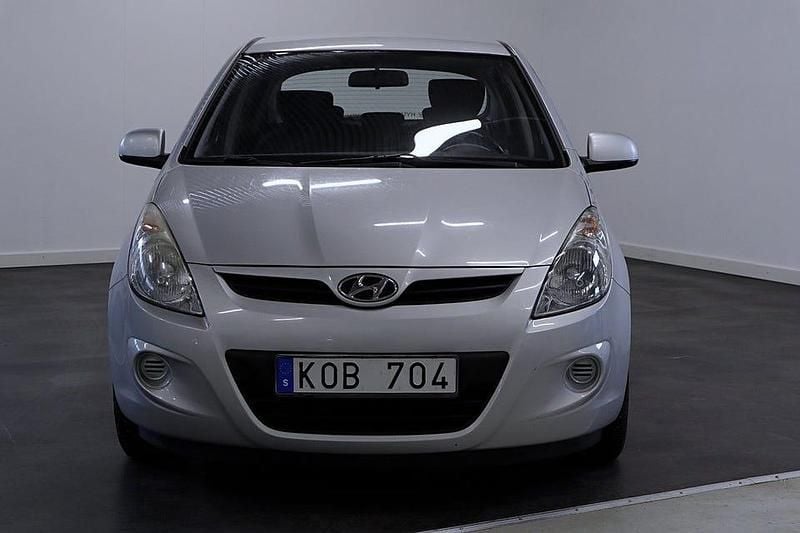 Begagnad Hyundai i20 Select 101 HK (74 kW) 2009 Grå Halvkombi