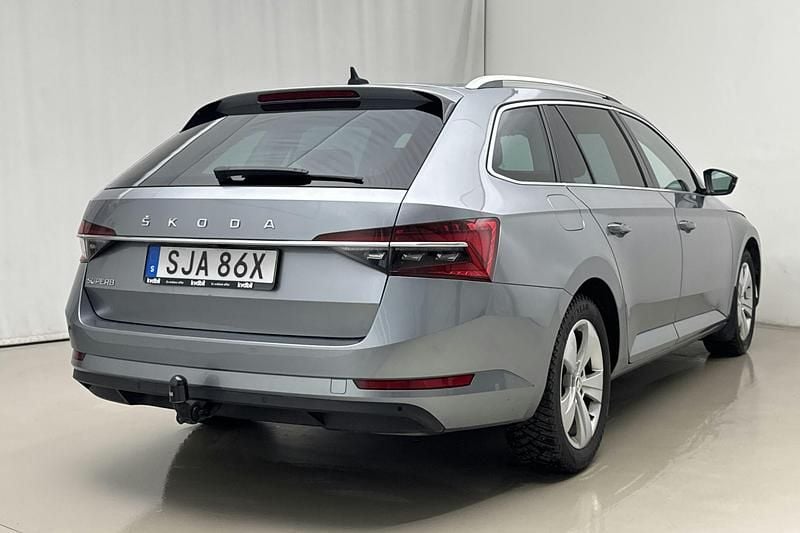 Begagnad Skoda Superb Business Line 150 HK (110 kW) 2021 Grå Kombi