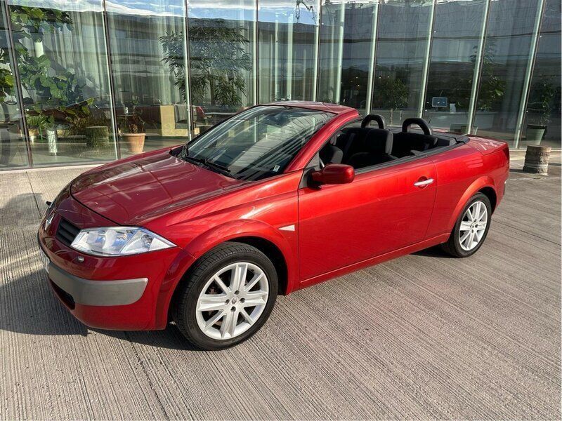 Röd Begagnad 2006 Renault Mégane Cabriolet Cab | 28 000 kr (Bra pris) - Bild 1/4