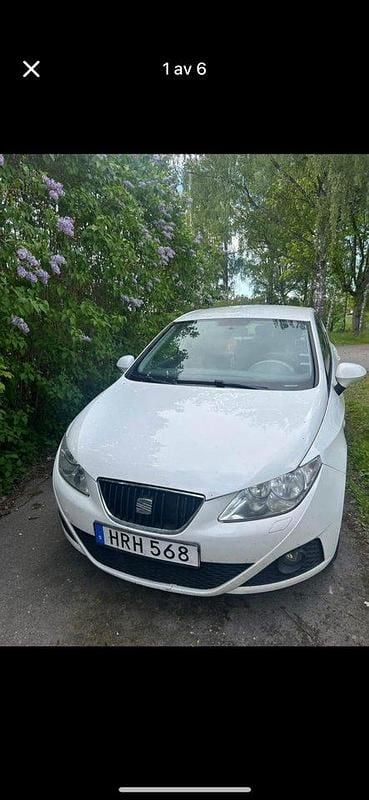 Vit Begagnad 2009 Seat Ibiza Style Halvkombi | 22 000 kr (Marknadspris) - Bild 1/4