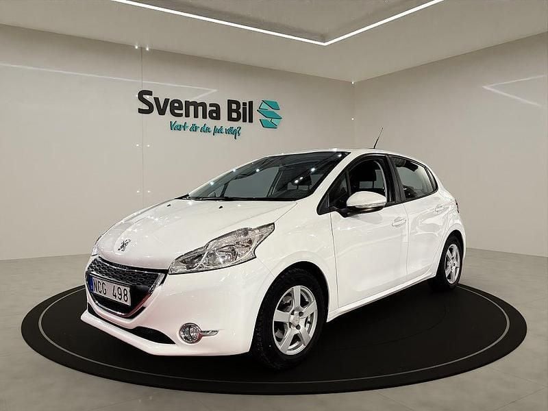 Vit Begagnad 2012 Peugeot 208 Halvkombi | 69 900 kr (Marknadspris) - Bild 1/4
