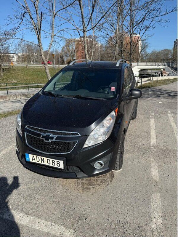 Svart Begagnad 2011 Chevrolet Spark Halvkombi | 25 000 kr (Marknadspris) - Bild 1/4