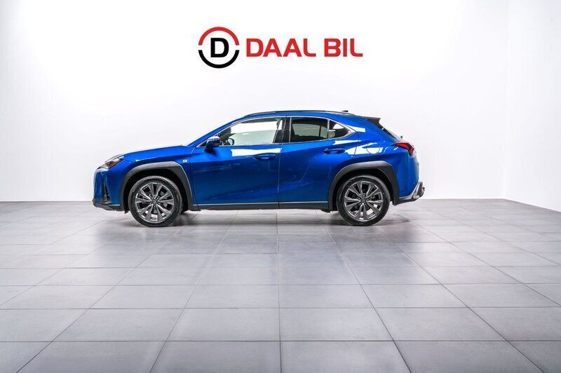 Blå Begagnad 2022 Lexus UX 250h Sport Line SUV | 324 700 kr (Marknadspris) - Bild 1/4