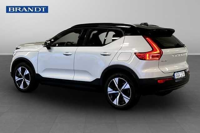 Begagnad Volvo XC40 Plus 172 kW (234 HK) 2022 Silver SUV