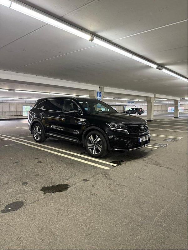 Svart Begagnad 2021 Kia Sorento 2 SUV | 375 000 kr (Marknadspris) - Bild 1/4