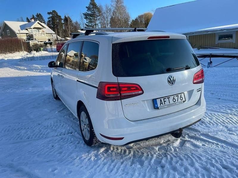 Begagnad VW Sharan 150 HK (110 kW) 2016 Minibuss
