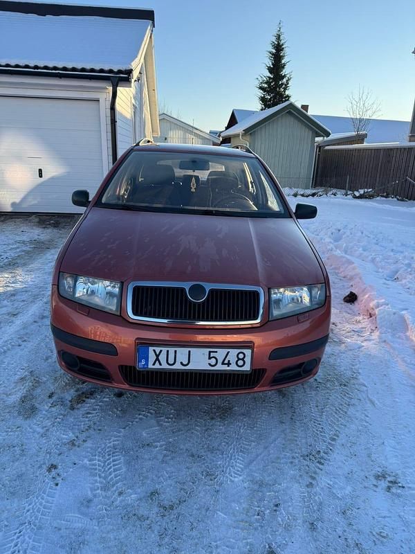 Begagnad 2006 Skoda Fabia Kombi | 16 000 kr (Marknadspris) - Bild 1/4